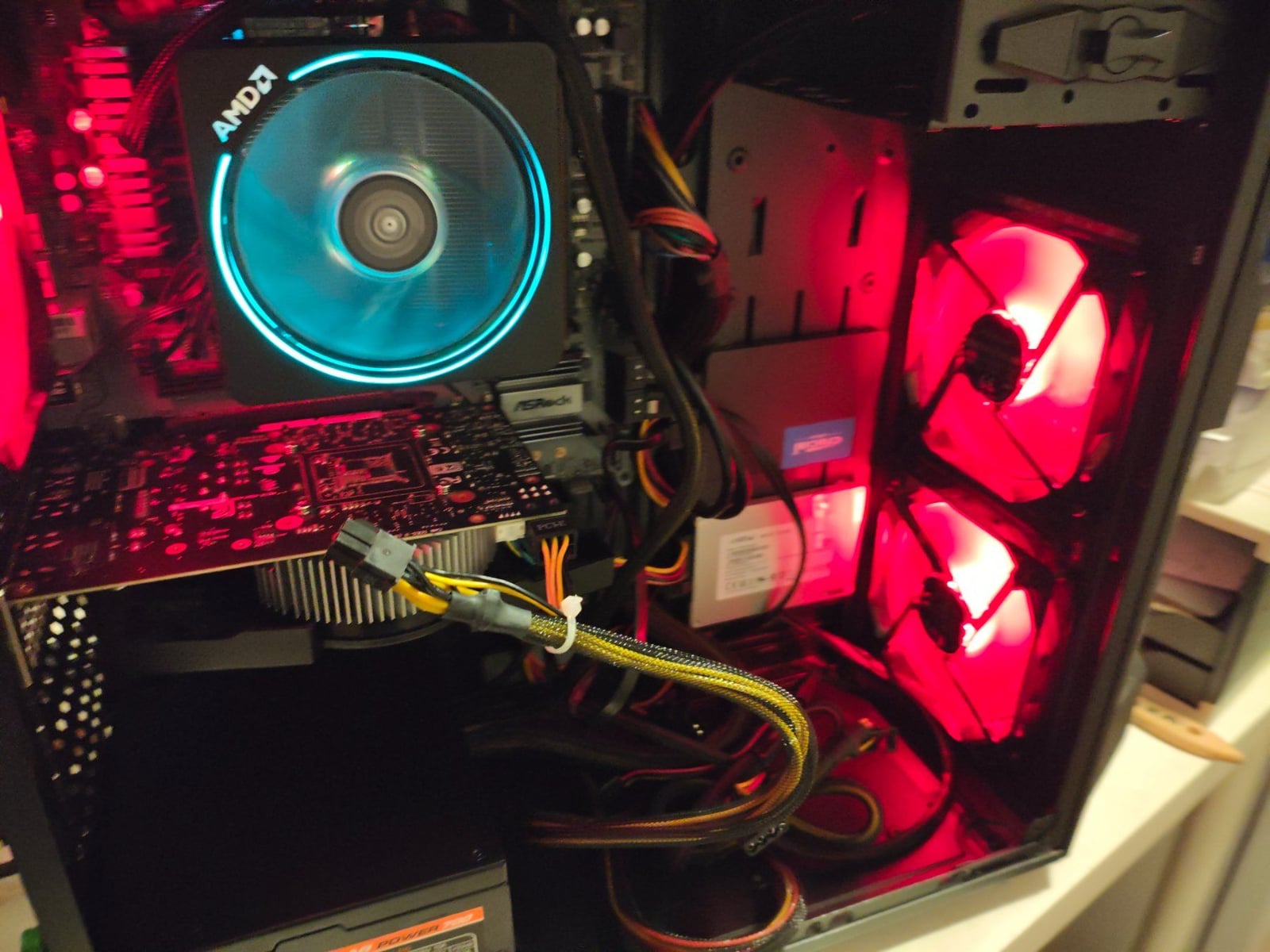 Ryzen 2600,16 DDR4, GTX 980Ti, SSD 500GB 2