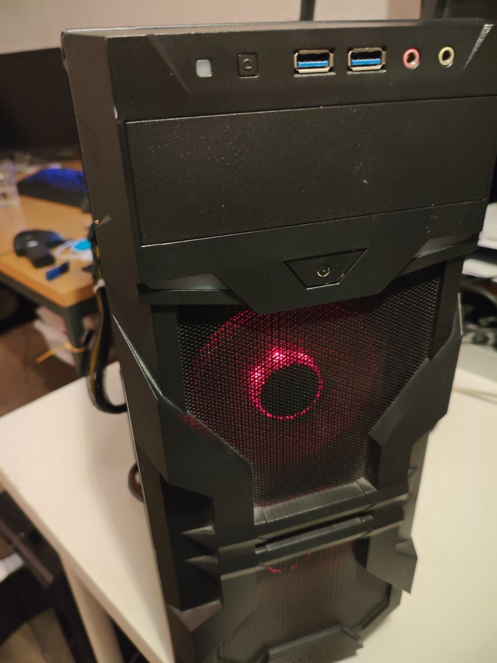 Ryzen 2600,16 DDR4, GTX 980Ti, SSD 500GB 4
