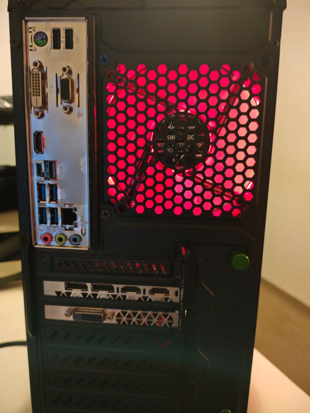 Ryzen 2600,16 DDR4, GTX 980Ti, SSD 500GB 5