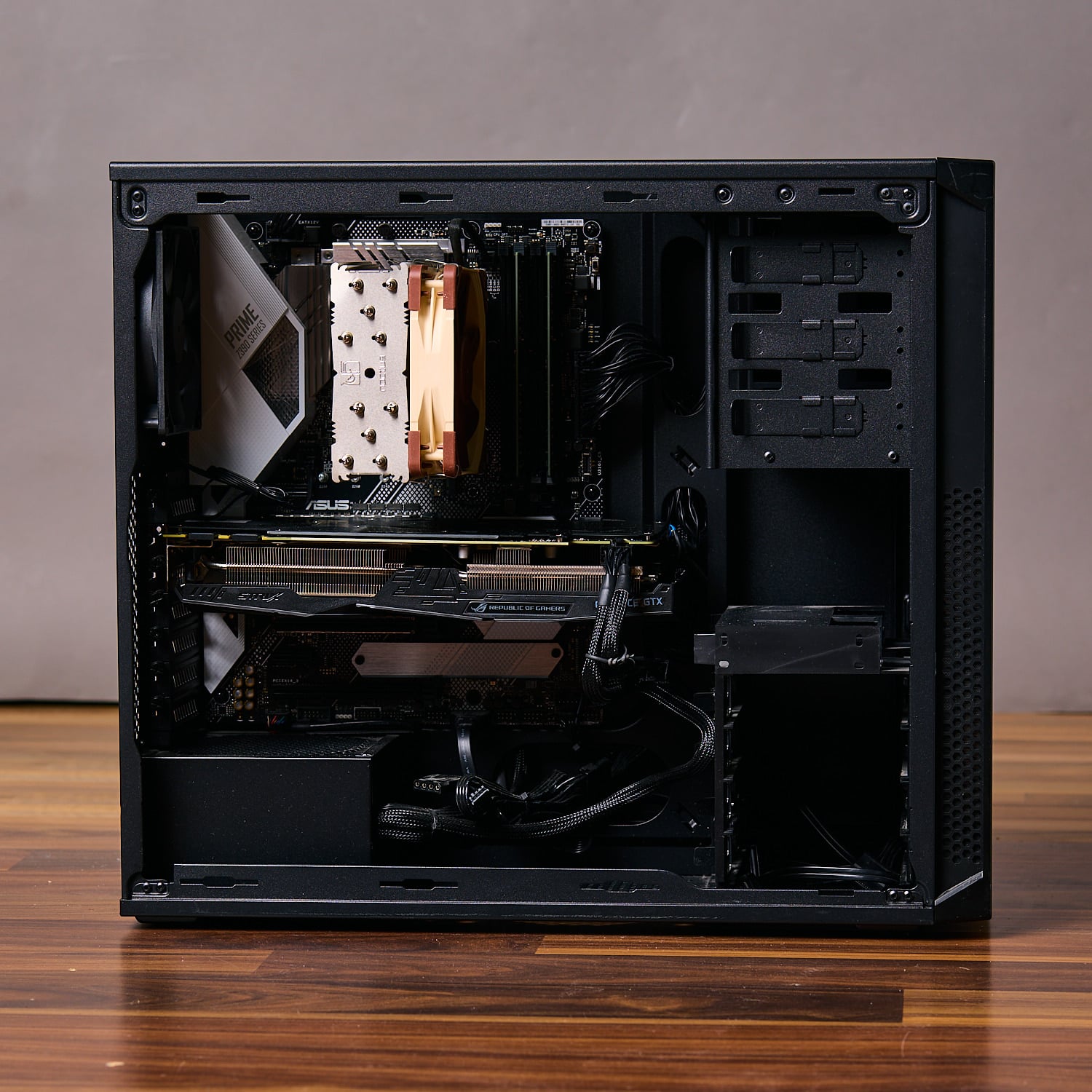 Intel Core i7-9700K, 32GB DDR4 RAM, GTX 1070 Ti 8GB